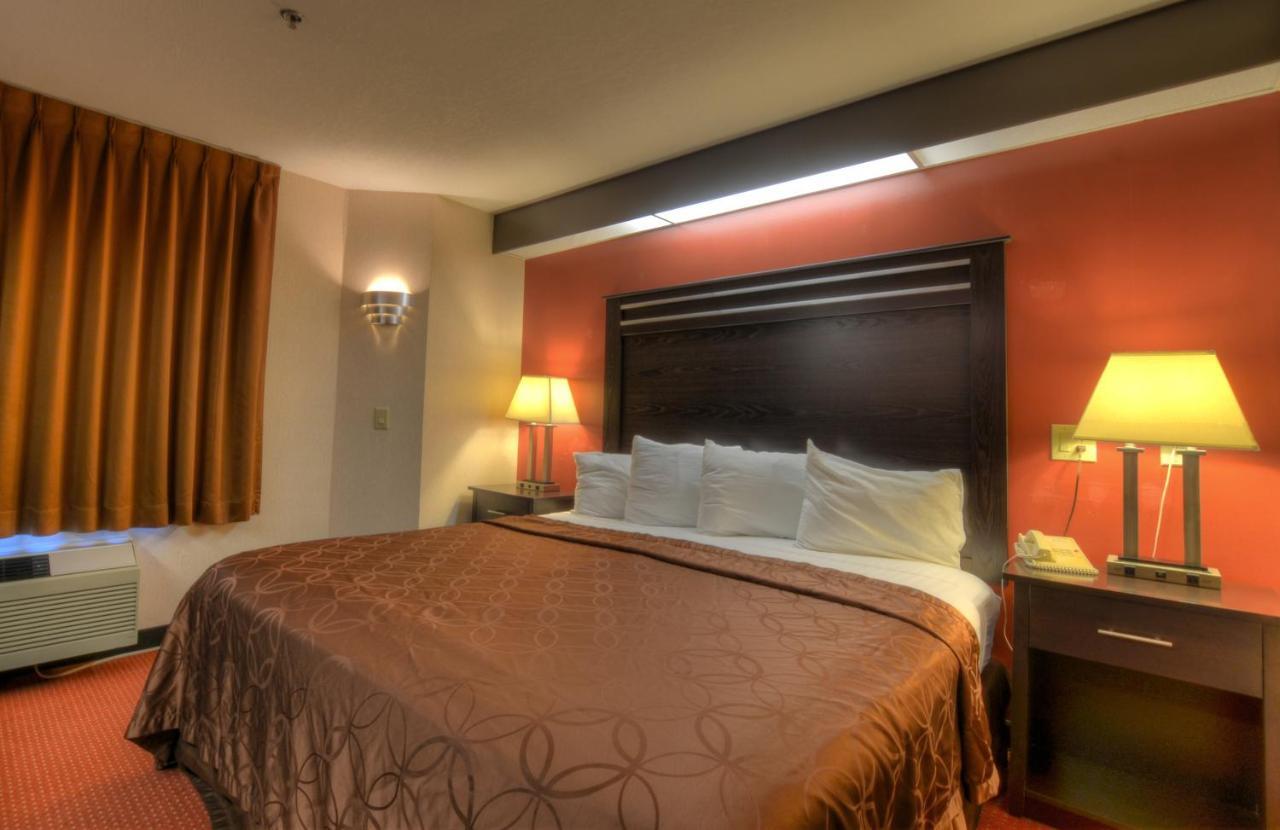 Smoky Mountain Inn & Suites Чероки Экстерьер фото