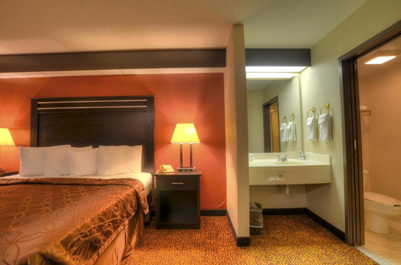 Smoky Mountain Inn & Suites Чероки Экстерьер фото