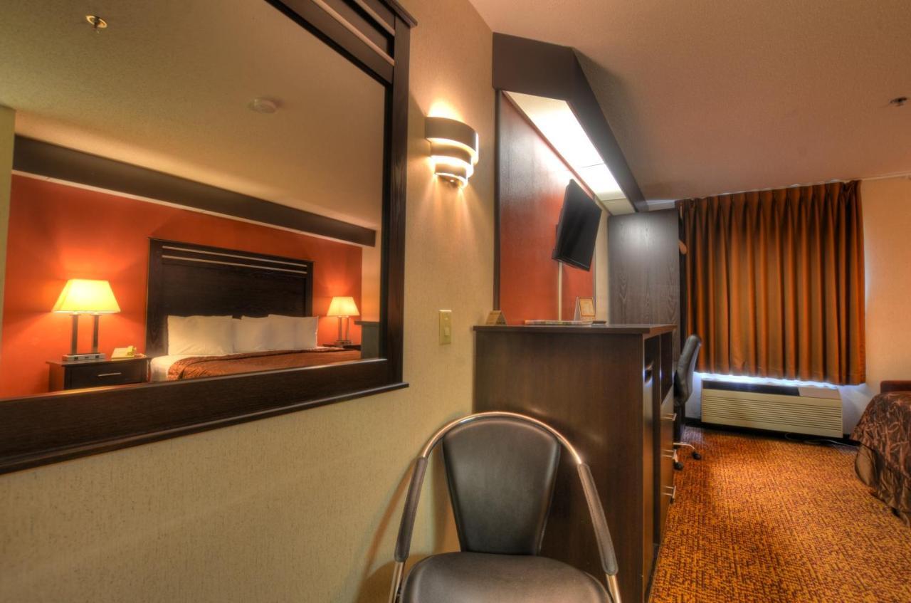 Smoky Mountain Inn & Suites Чероки Экстерьер фото